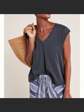 Anthropologie Maeve Cap Sleeve with back cut outs Women's Top in Dk Charcoal